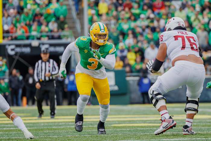 Oregon Ducks defensive lineman Brandon Dorlus against the Washington State Cougars.